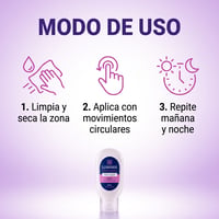 Mujer aplicando y masajeando el tratamiento Luminiix sobre la piel de la mano